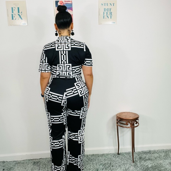 “ICON" Romper: Large - Picture 5 of 5